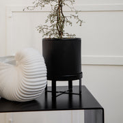 ferm LIVING Květináč Shell Pot - DESIGNSPOT