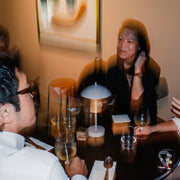 Fritz Hansen Přenosná lampa Clam, White - DESIGNSPOT