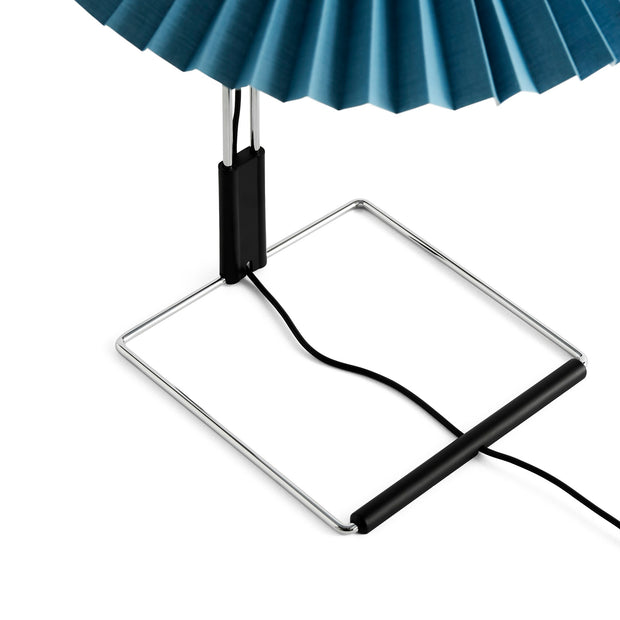 HAY Stolní lampa Matin 300, Mirror Base, Placid Blue - DESIGNSPOT