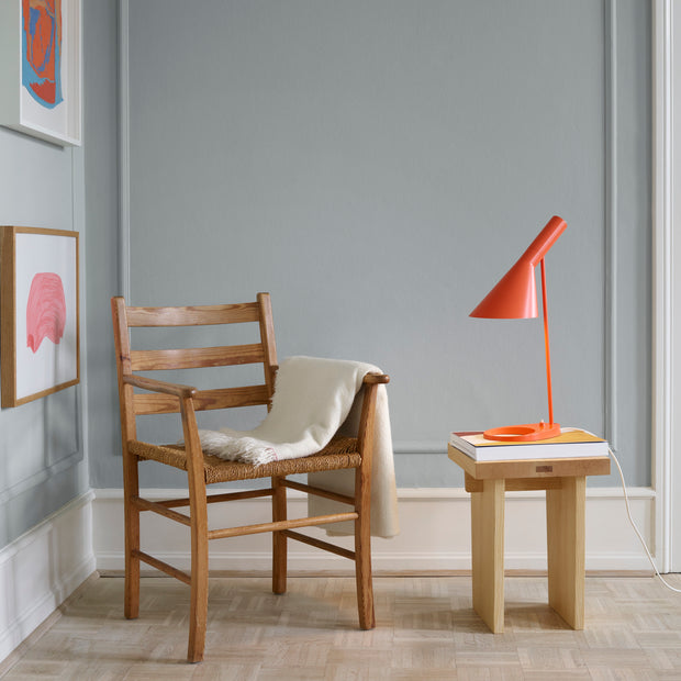Louis Poulsen Stolní lampa AJ, Black - DESIGNSPOT