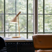 Louis Poulsen Stolní lampa AJ, Black - DESIGNSPOT