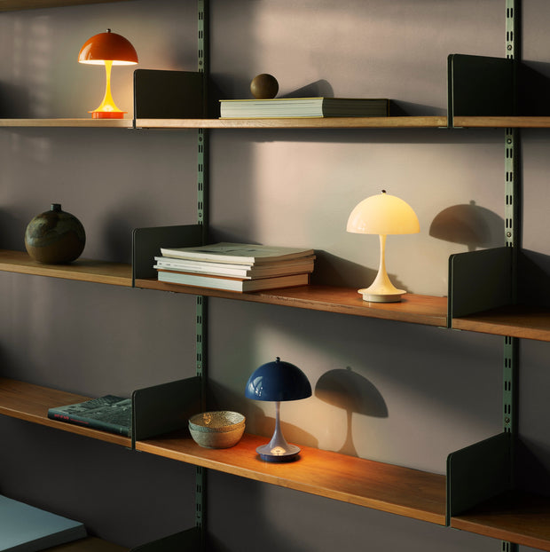 Louis Poulsen Přenosná lampa Panthella 160, Chrome opal beige - DESIGNSPOT