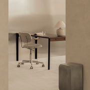 Audo Copenhagen Kancelářská židle Co Task s područkami, Chrome / Natural Oak - DESIGNSPOT