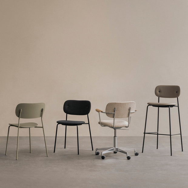 Audo Copenhagen Kancelářská židle Co Task s područkami, Chrome / Natural Oak - DESIGNSPOT