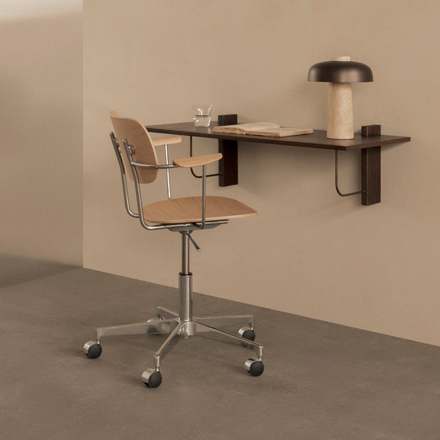 Audo Copenhagen Kancelářská židle Co Task s područkami, Chrome / Natural Oak - DESIGNSPOT