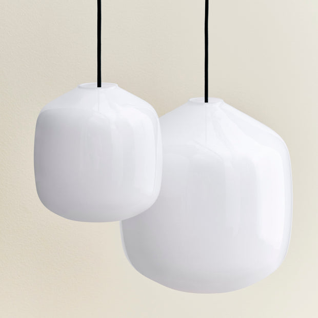 HAY Závěsná lampa Buoy Glass Pendant, 200, White - DESIGNSPOT