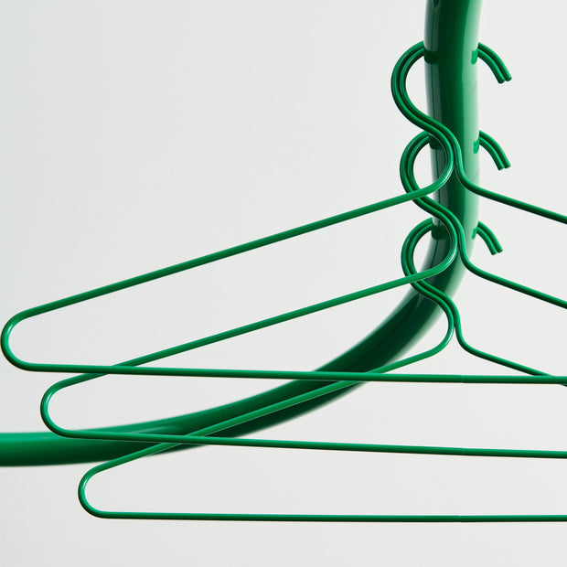 HAY Kovová ramínka na šaty Colour, 3ks, Jungle Green - DESIGNSPOT