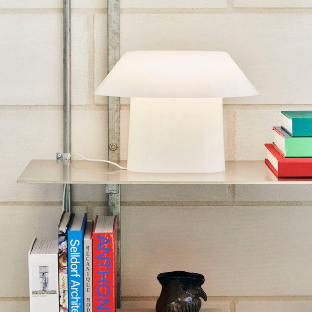 HAY Stolní lampa Drome, White Opal - DESIGNSPOT