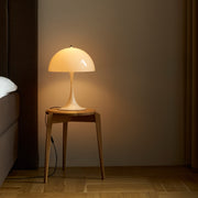 Louis Poulsen Stolní lampa Panthella 320, Opal beige - DESIGNSPOT