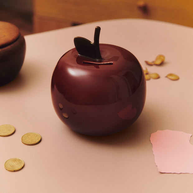 Ferm Living Pokladnička Apple, Deep Red - DESIGNSPOT