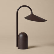 Ferm Living Přenosná lampa Arum, Dark Chocolate - DESIGNSPOT