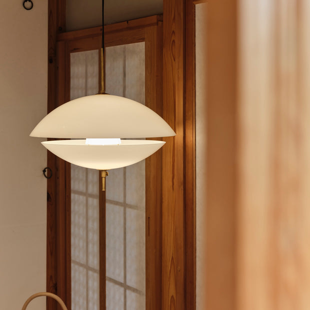 Fritz Hansen Závěsná lampa Clam Ø44 - DESIGNSPOT