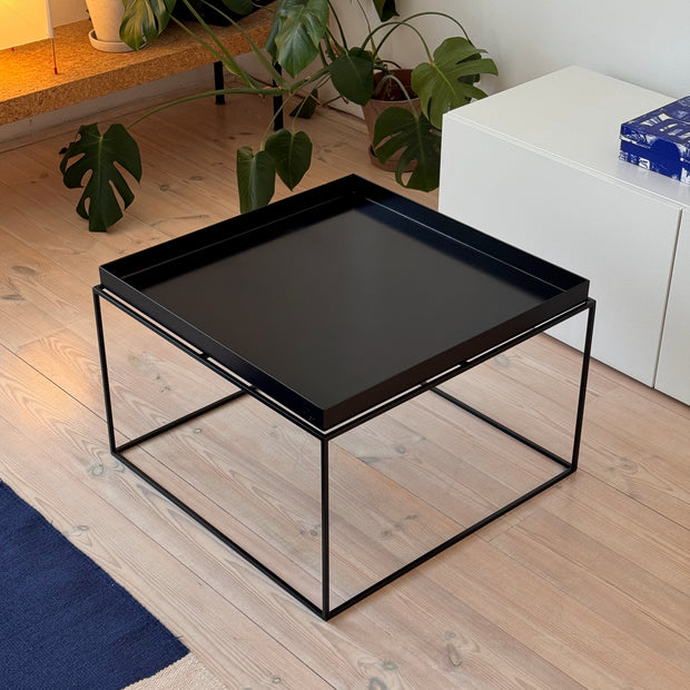 HAY Konferenční stolek Tray, Black [vystaveno] - DESIGNSPOT