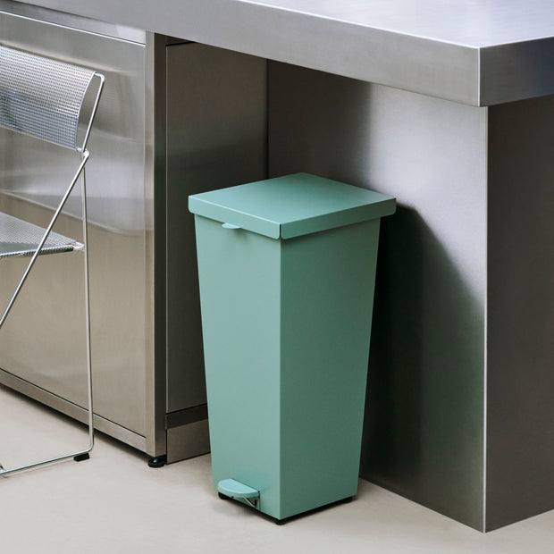 HAY Odpadkový koš Loop, 58L, Blue Grey - DESIGNSPOT