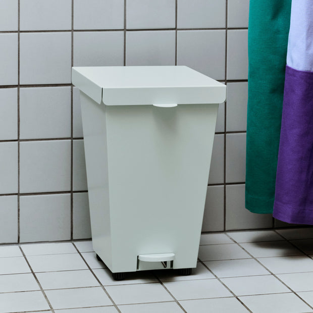 HAY Odpadkový koš Loop, 58L, Blue Grey - DESIGNSPOT