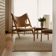 Audo Copenhagen Křeslo Knitting, Sheepskin, Walnut / Sahara - DESIGNSPOT