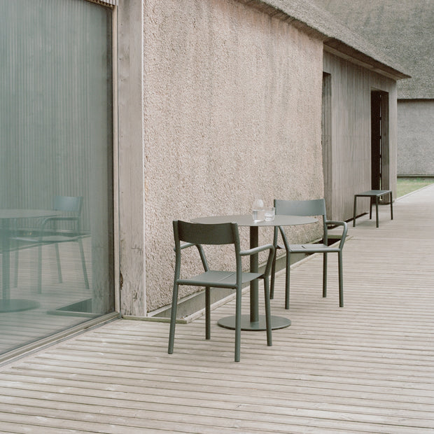 New Works Zahradní stolek May Bistro, 70x70, Light Grey - DESIGNSPOT