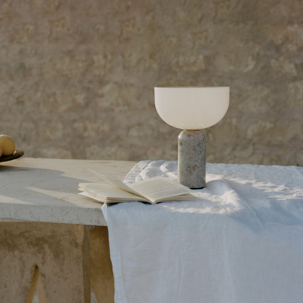 New Works Přenosná lampa Kizu, Breccia Pernice Marble - DESIGNSPOT