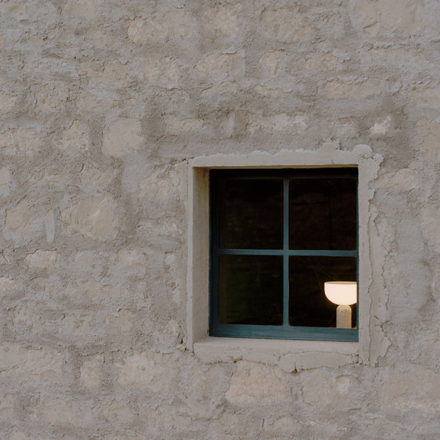 New Works Přenosná lampa Kizu, Breccia Pernice Marble - DESIGNSPOT