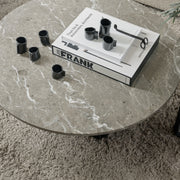 New Works Konferenční stolek Florence Ø90, Black / Gris du Marais Marble - DESIGNSPOT