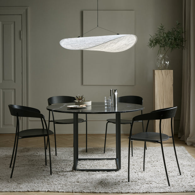 New Works Jídelní židle s područkami Missing, Black Ash / Black - DESIGNSPOT