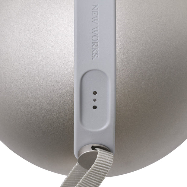 New Works Přenosná lampa Sphere Adventure, Warm Grey - DESIGNSPOT