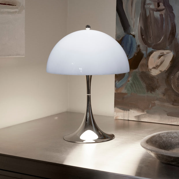 Louis Poulsen Přenosná lampa Panthella 250, Opaque burgundy - DESIGNSPOT