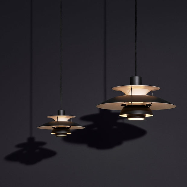 Louis Poulsen Závěsná lampa PH 5, Monochrome white - DESIGNSPOT
