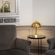 Louis Poulsen Stolní lampa Panthella 320, Brass metallised - DESIGNSPOT
