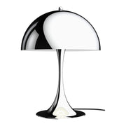 Louis Poulsen Stolní lampa Panthella 320, High lustre chrome plated - DESIGNSPOT