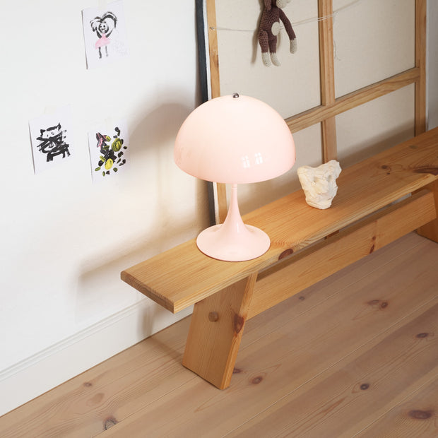 Louis Poulsen Přenosná lampa Panthella 250, Opaque burgundy - DESIGNSPOT