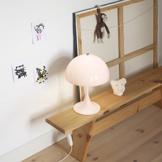 Louis Poulsen Stolní lampa Panthella 250, White opal acryl - DESIGNSPOT