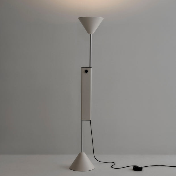 HAY Stojací lampa Twist, Cream White - DESIGNSPOT