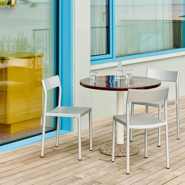 HAY Zahradní stůl Ceramic Ø90, Bordeaux - DESIGNSPOT