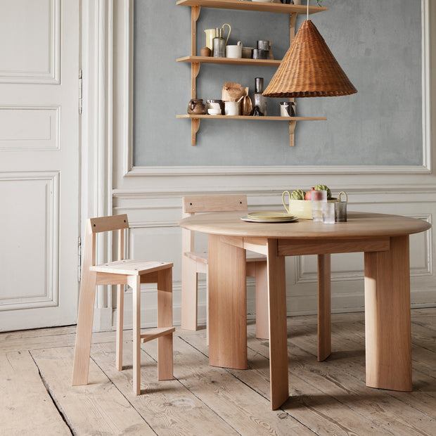 ferm LIVING Jídelní židle Ark, Ash - DESIGNSPOT