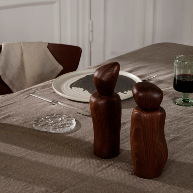Ferm Living Mlýnek na sůl a pepř Cairn, Oak - DESIGNSPOT