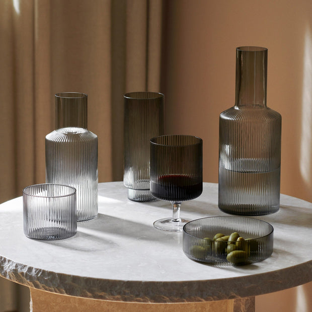 Ferm Living Skleničky na červené víno Ripple, Smoked Grey, sada 2 kusů - DESIGNSPOT