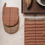 Ferm Living Sada kuchyňských chňapek Ito, 2ks, Seaweed - DESIGNSPOT