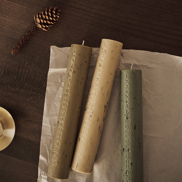 Ferm Living Adventní svíčka Mura, Ash Brown - DESIGNSPOT