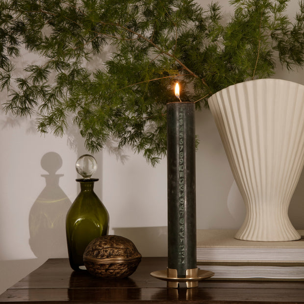 Ferm Living Svícen Block, Black Brass - DESIGNSPOT