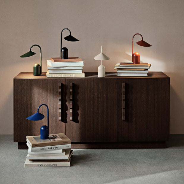 Ferm Living Přenosná lampa Arum, Black - DESIGNSPOT