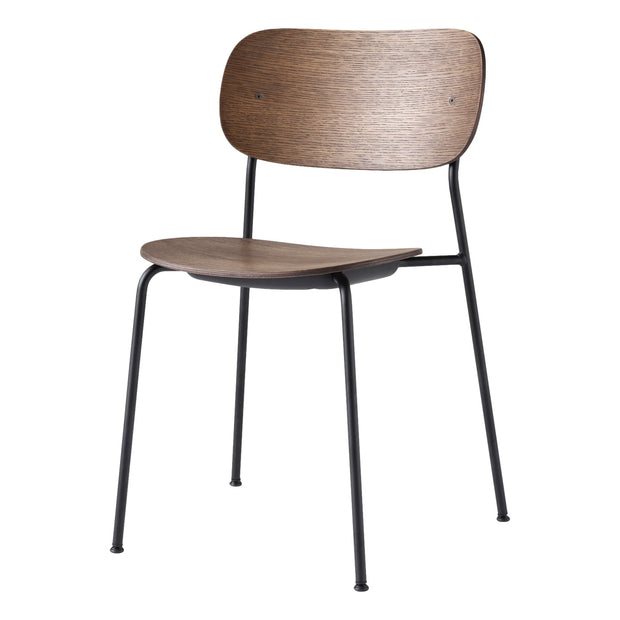 Audo Copenhagen Jídelní židle Co, Black / Dark Oak - DESIGNSPOT