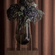 Audo Copenhagen Váza Echasse M, Smoke / Brushed Brass - DESIGNSPOT