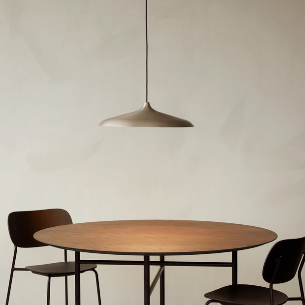 Audo Copenhagen Jídelní stůl Snaregade Ø138, Black Oak - DESIGNSPOT