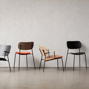 Audo Copenhagen Jídelní židle Co, Black / Dark Oak - DESIGNSPOT