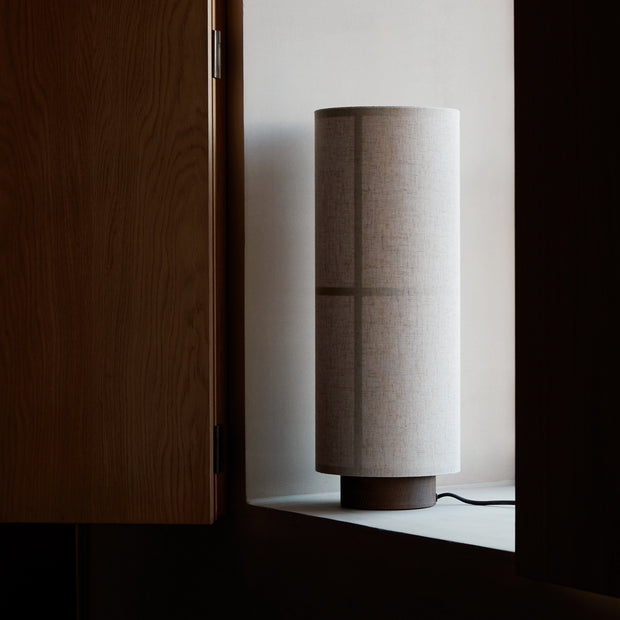 Audo Copenhagen Stolní lampa Hashira, Raw - DESIGNSPOT