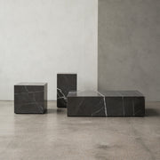 Audo Copenhagen Odkládací stolek Plinth Cubic, Black Marble - DESIGNSPOT