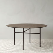 Audo Copenhagen Jídelní stůl Snaregade Ø138, Black Oak - DESIGNSPOT