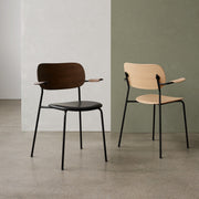Audo Copenhagen Jídelní židle Co, Black / Dark Oak - DESIGNSPOT