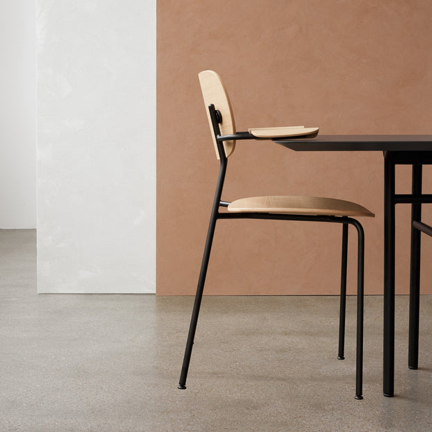 Audo Copenhagen Jídelní židle Co, Black / Dark Oak - DESIGNSPOT